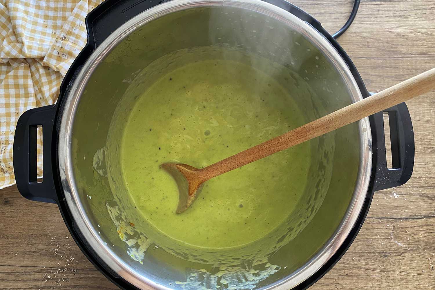 https://www.corriecooks.com/wp-content/uploads/2019/02/Instant-Pot-Zucchini-Soup-15.jpg