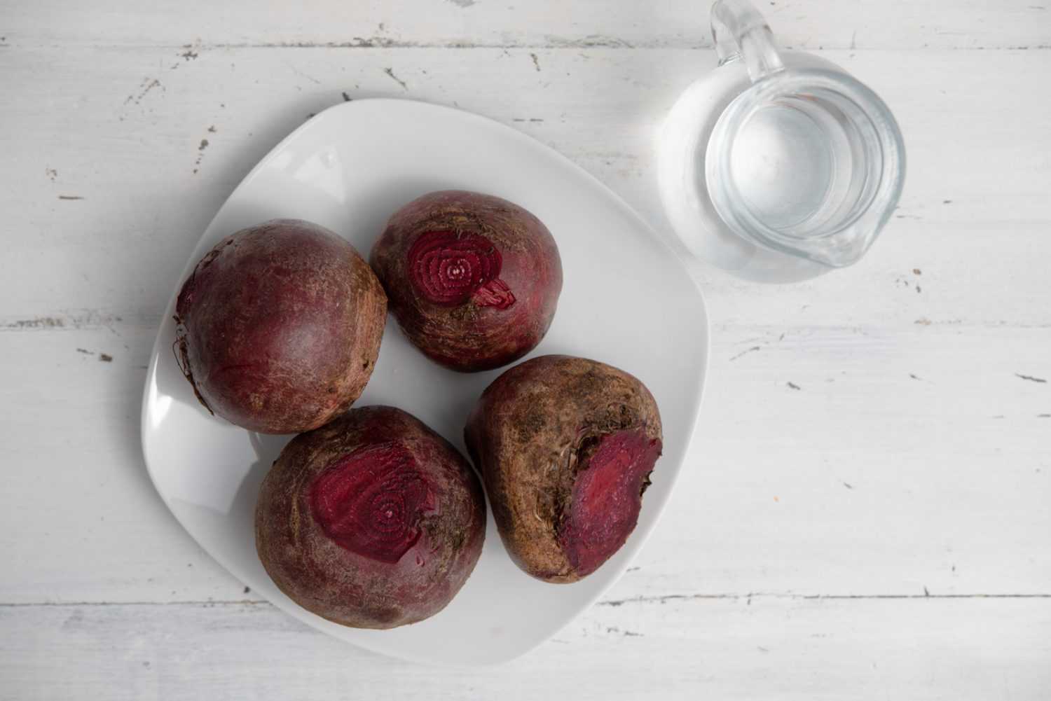 ingredients to cook beets in the Instant Pot 