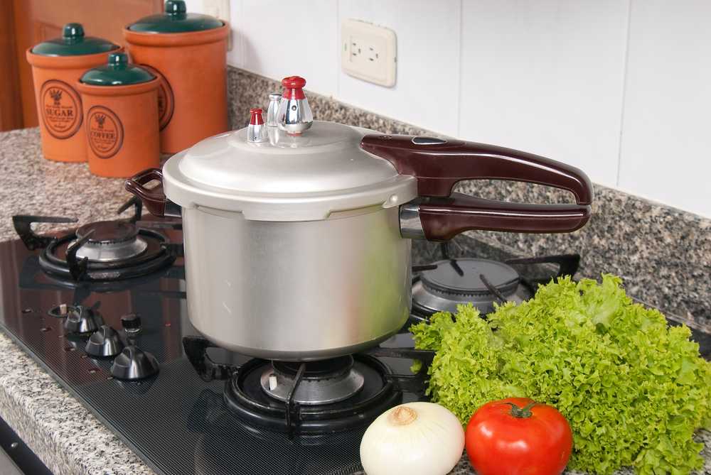 Barton 6-Quart Pressure Cooker Stovetop Cookware Dishwasher Safe 15-psi with Recipe Book