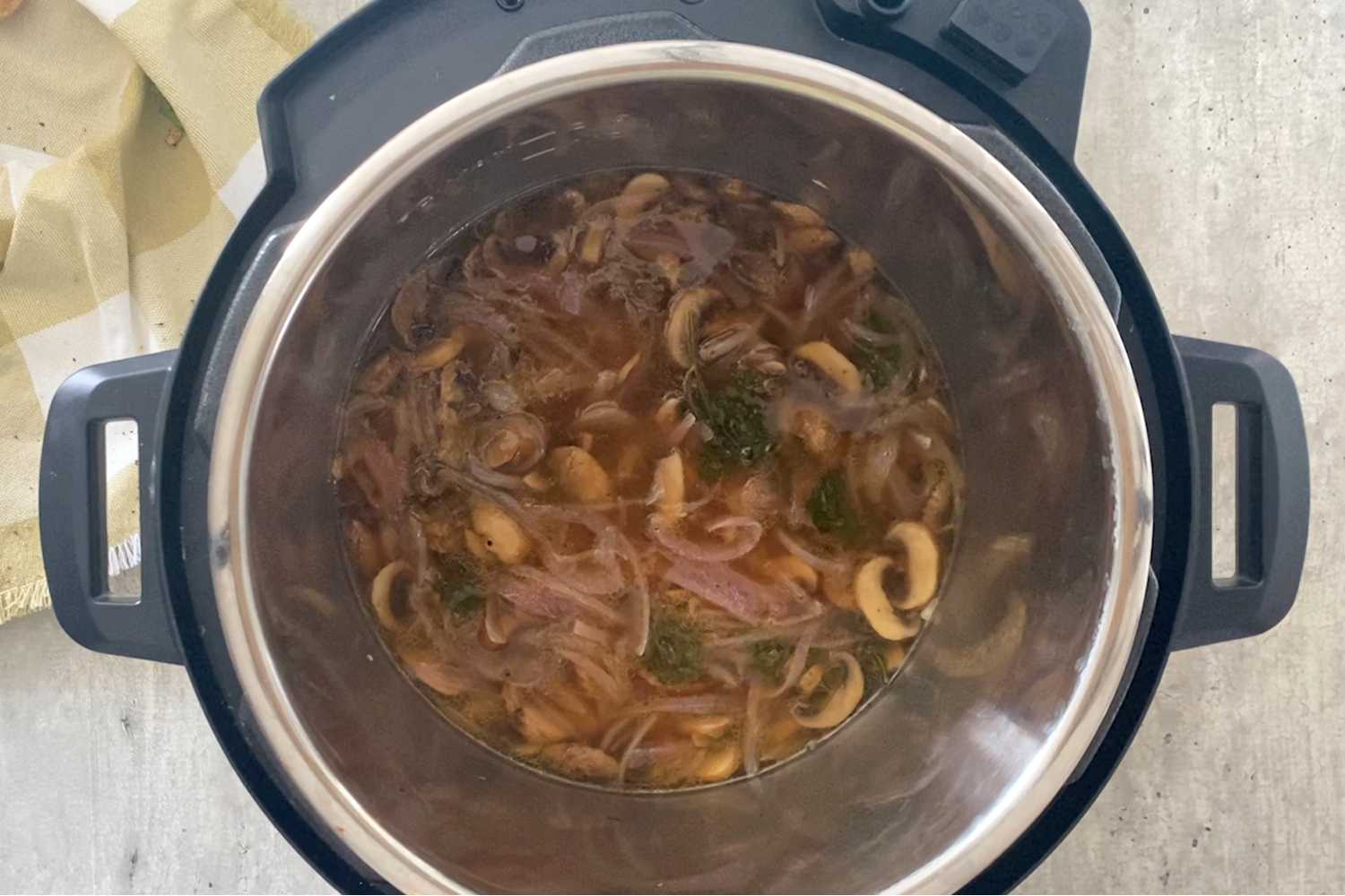 Instant-Pot-Mushroom-Soup