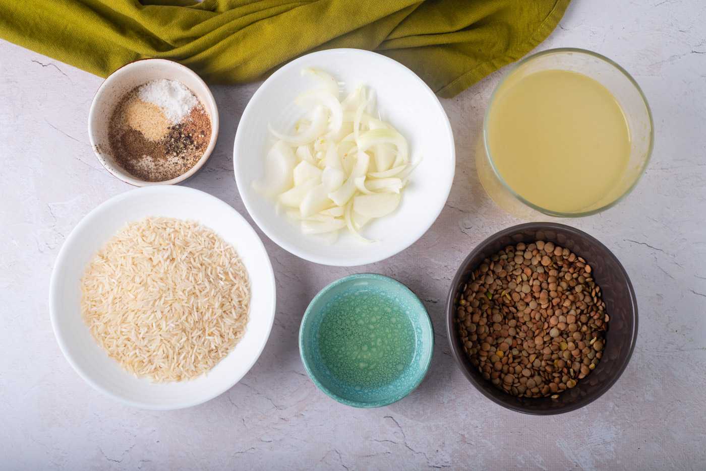 ingredients needed to make lentils and rice in the Instant Pot 