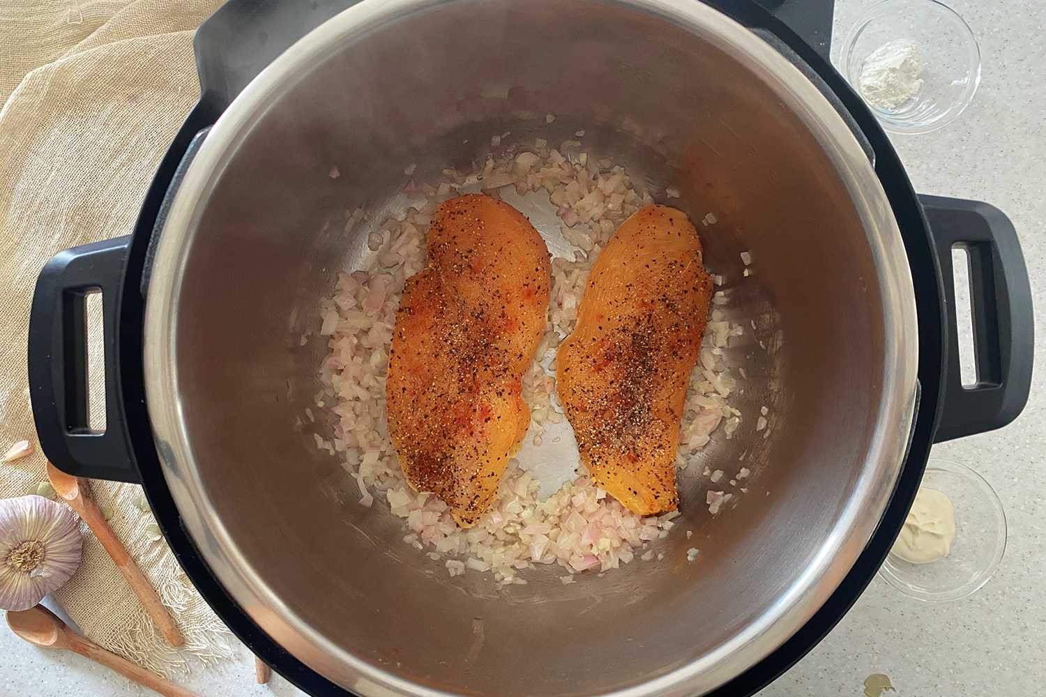 Instant Pot Chicken Paprikash