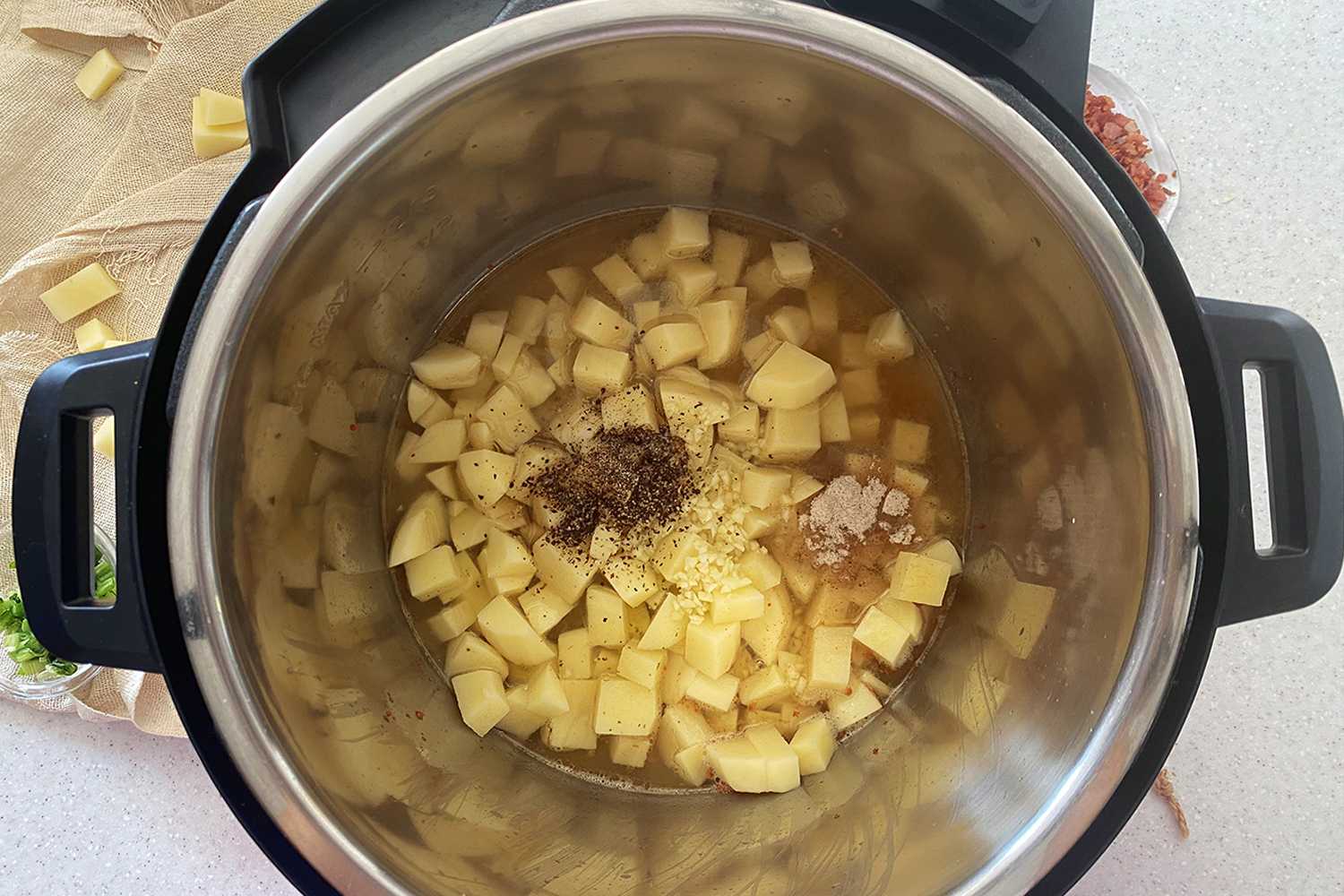 Instant Pot Loaded Baked Potato Soup