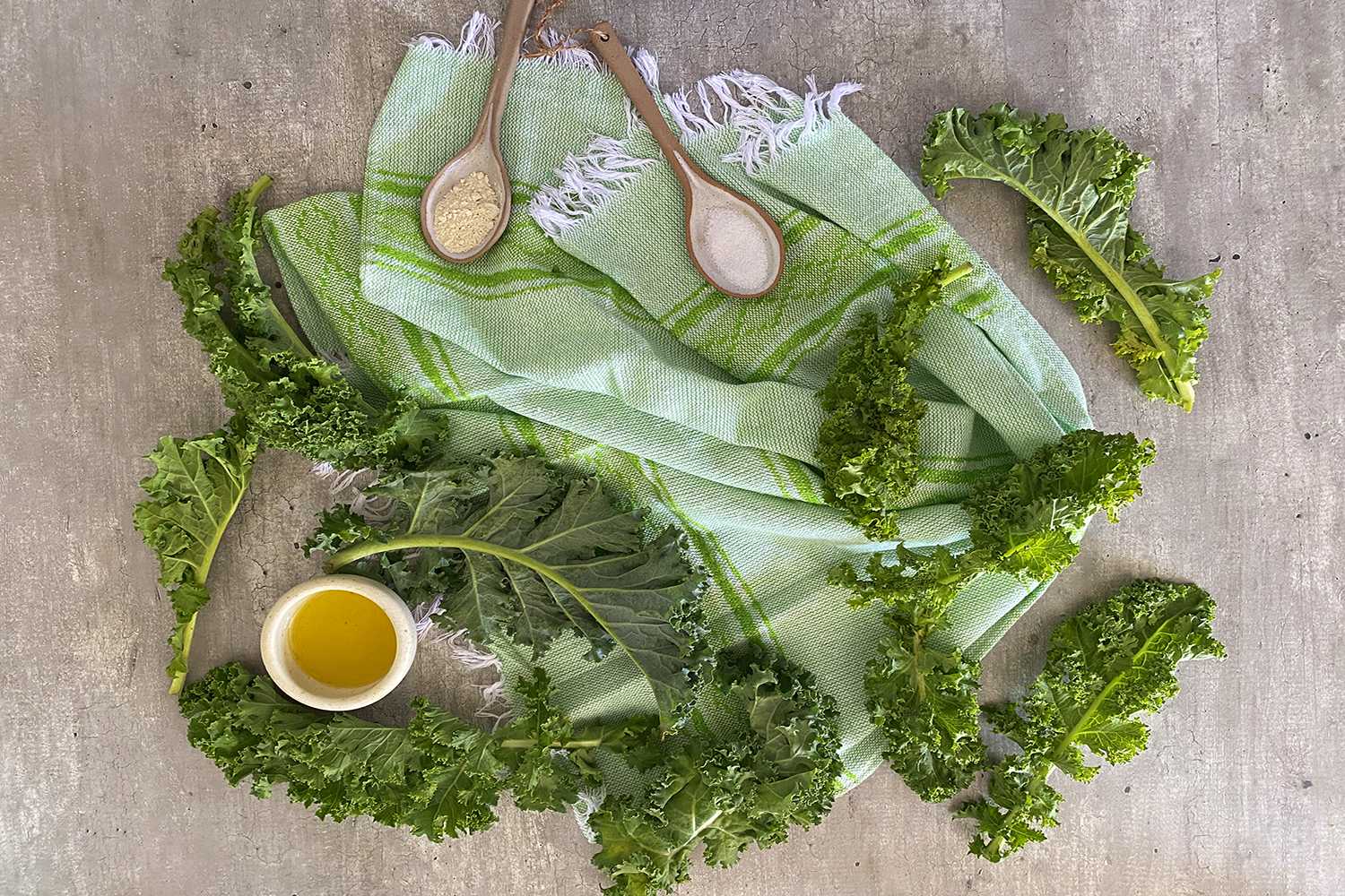 ingredients needed to make Instant Pot Kale Chips