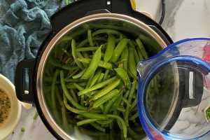 Instant Pot Thanksgiving Green Beans - Corrie Cooks