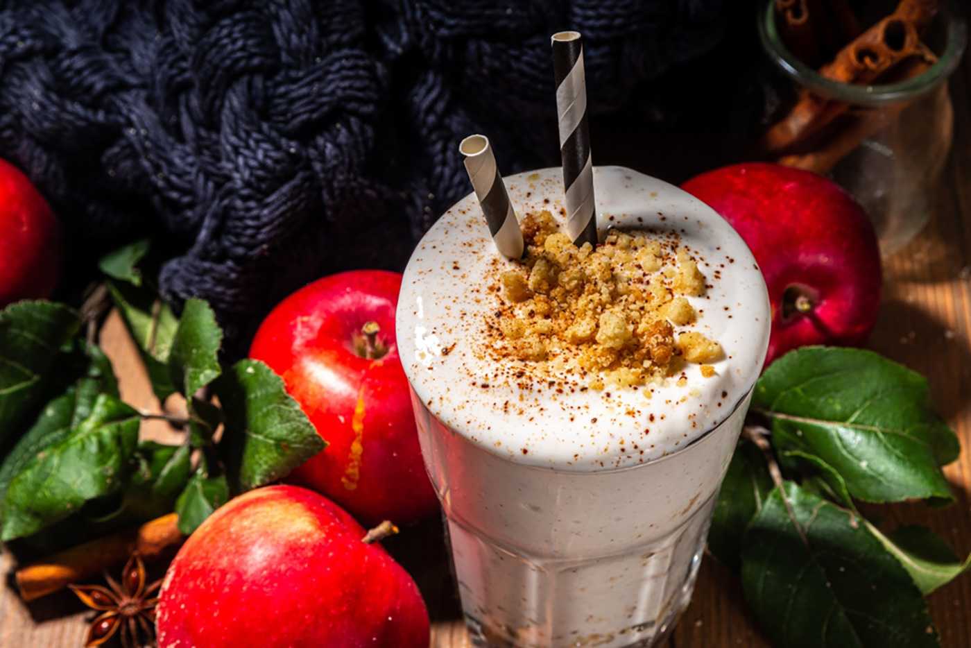 apple crumble shake with paper straw