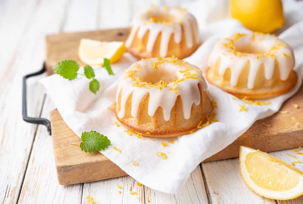 Mini lemon Bundt cakes