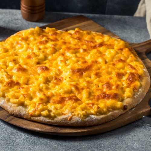 Mac and Cheese pizza