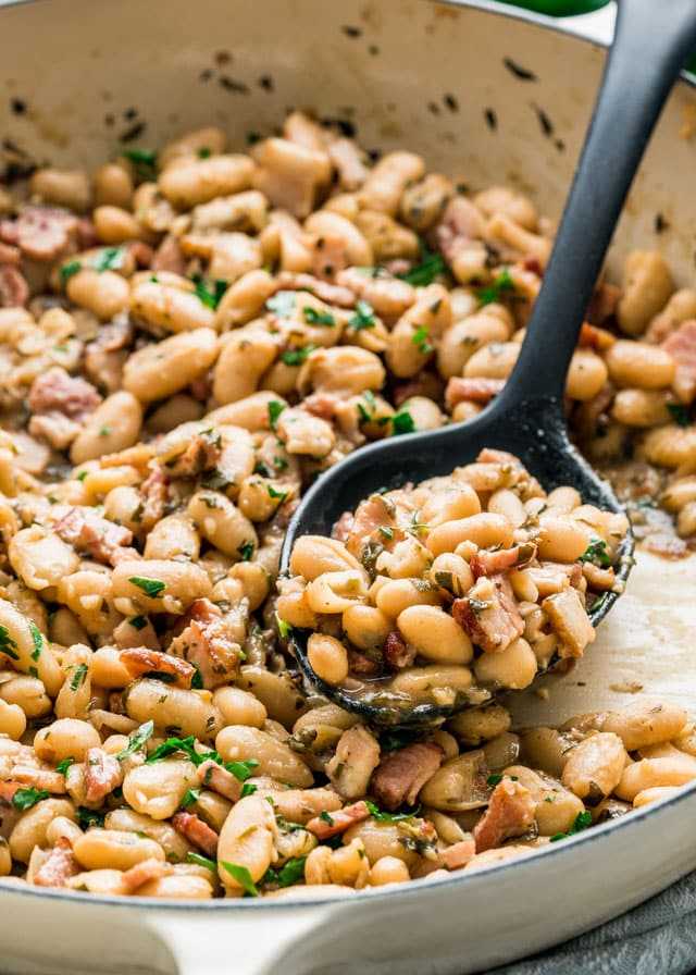 White beans with bacon