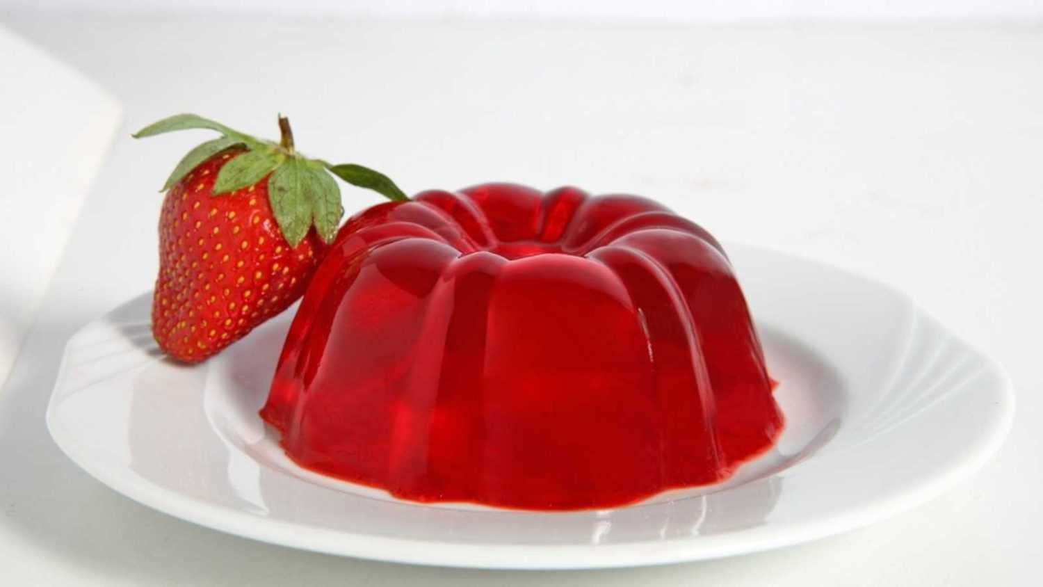 Jelly containing artificial food additives