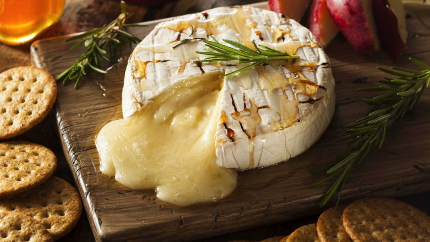 Homemade Baked Brie with Honey and Rosemary