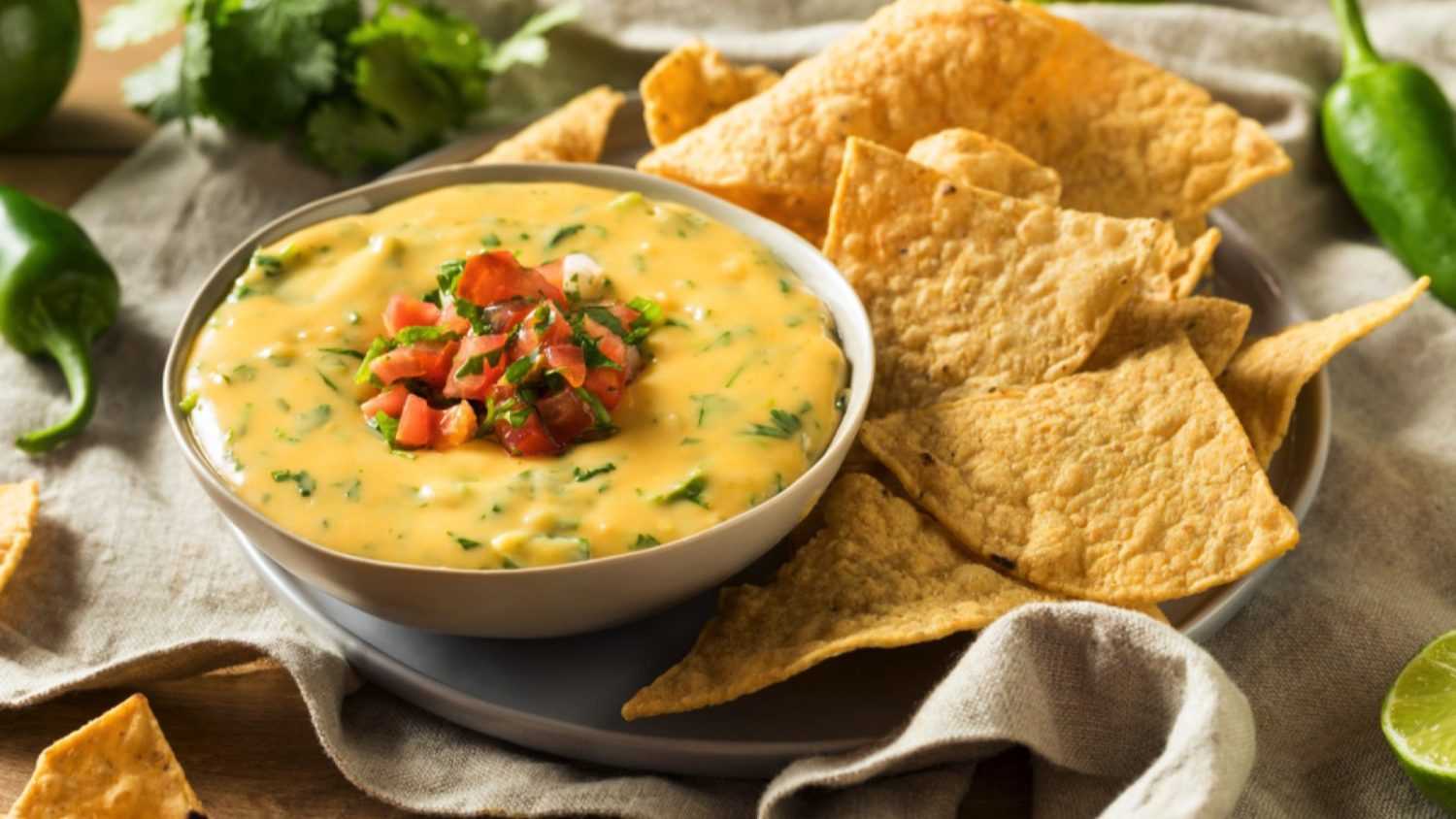 Queso dip with tortilla