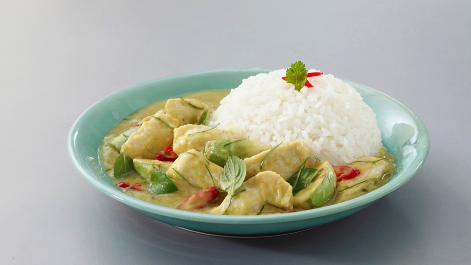 Rice with thai green curry