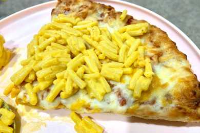 mac and cheese pizza
