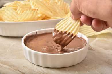 chips with chocolate